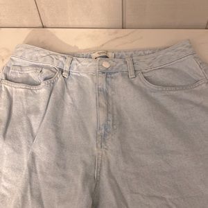 FOREVER 21 Jeans Womens 31 High Rise Mom Solid Button Fly Light Wash Blue Denim